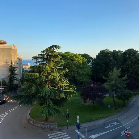 Bright 45m2 - Free Parking - Wifi Rijeka