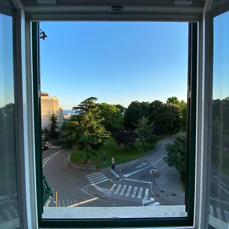 Bright 45m2 - Free Parking - Wifi Apartman