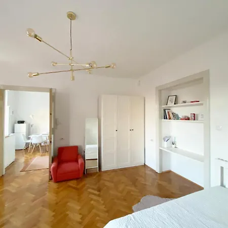 Apartman Bright 45m2 - Free Parking - Wifi *
