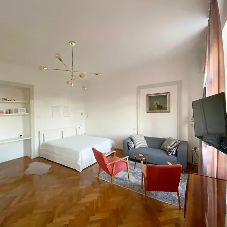 Apartman Bright 45m2 - Free Parking - Wifi
